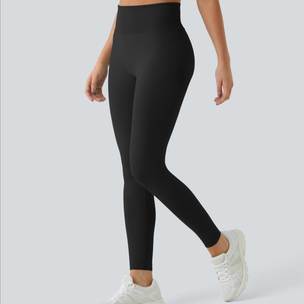 HALARA Classic Black Leggings